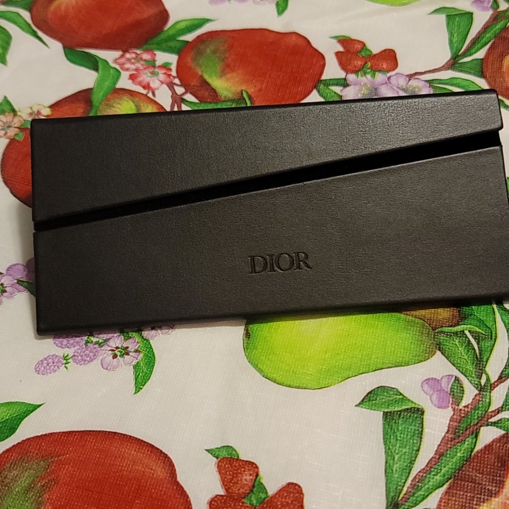 CHRISTINA  DIOR  SUNGLASSES - Picture 4 of 4
